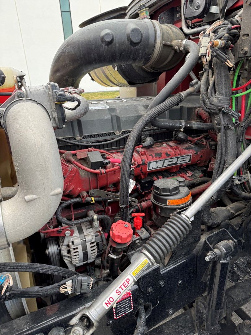 2018 MACK CXU613 - USED TRUCKS SLEEPER - image 9